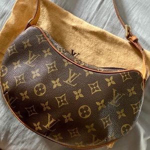 Louis Vuitton Croissant PM